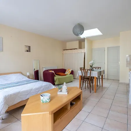 L'arbre Rouge & L'arbre Apartment *